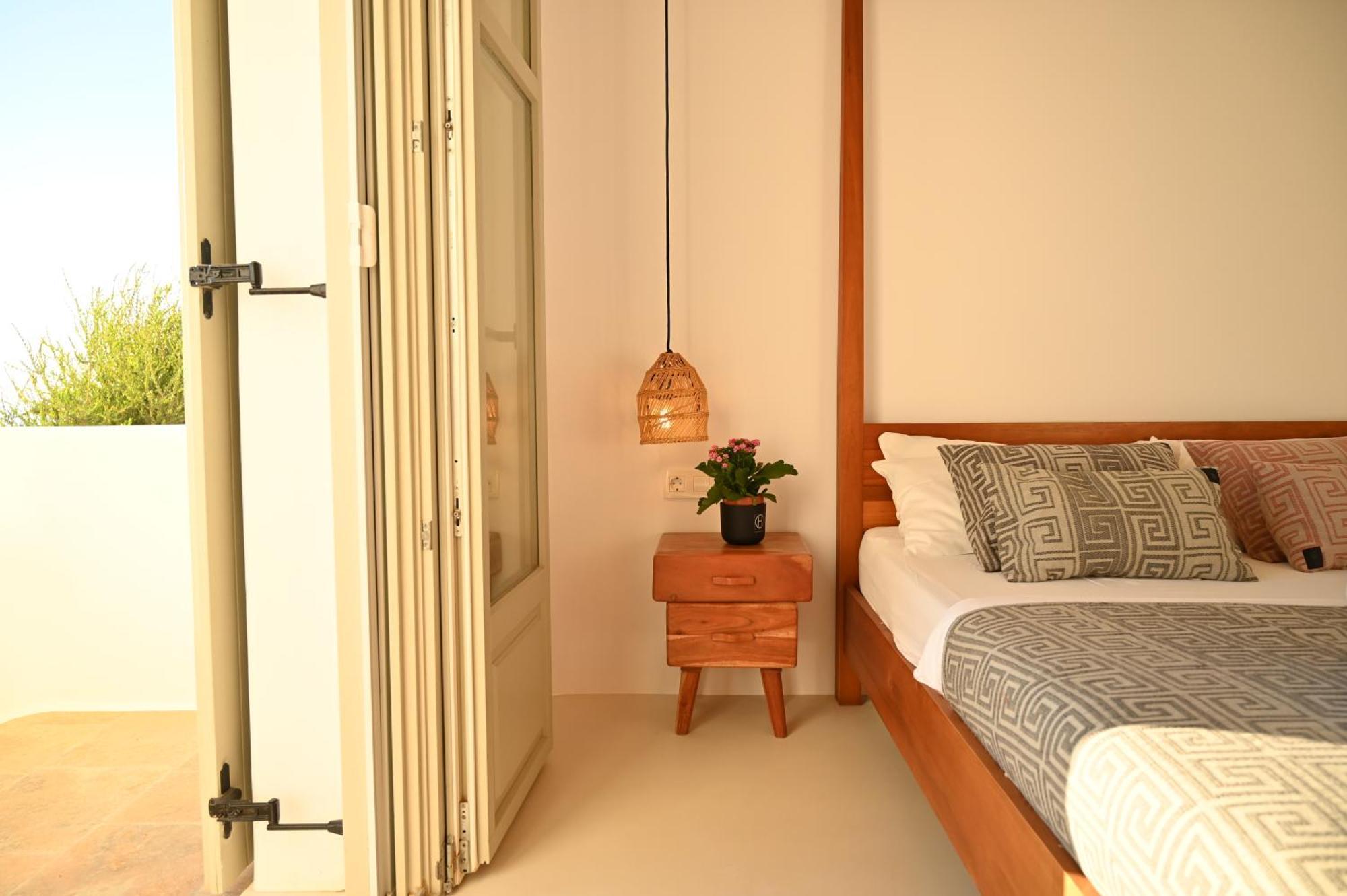 Santa Andrea * Mykonos Town